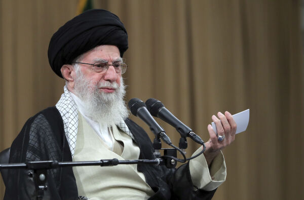 Irans øverste leder beordrer angrep mot Israel