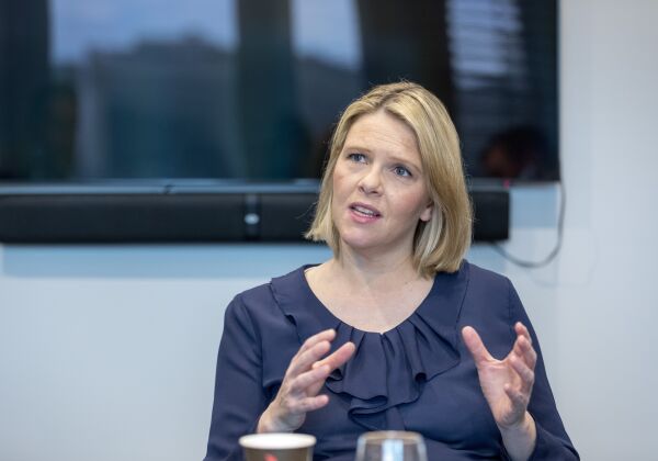 Listhaug til Sverige for å lære