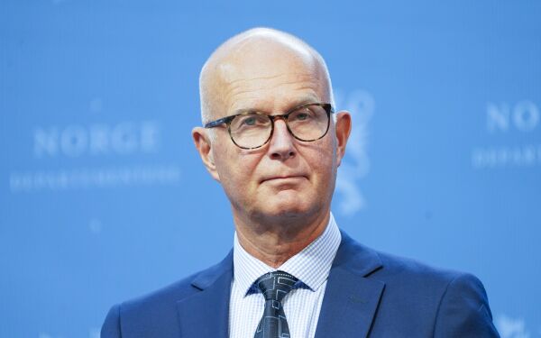 Helsemyndighetene ser ikke lenger like alvorlig på koronautbruddet