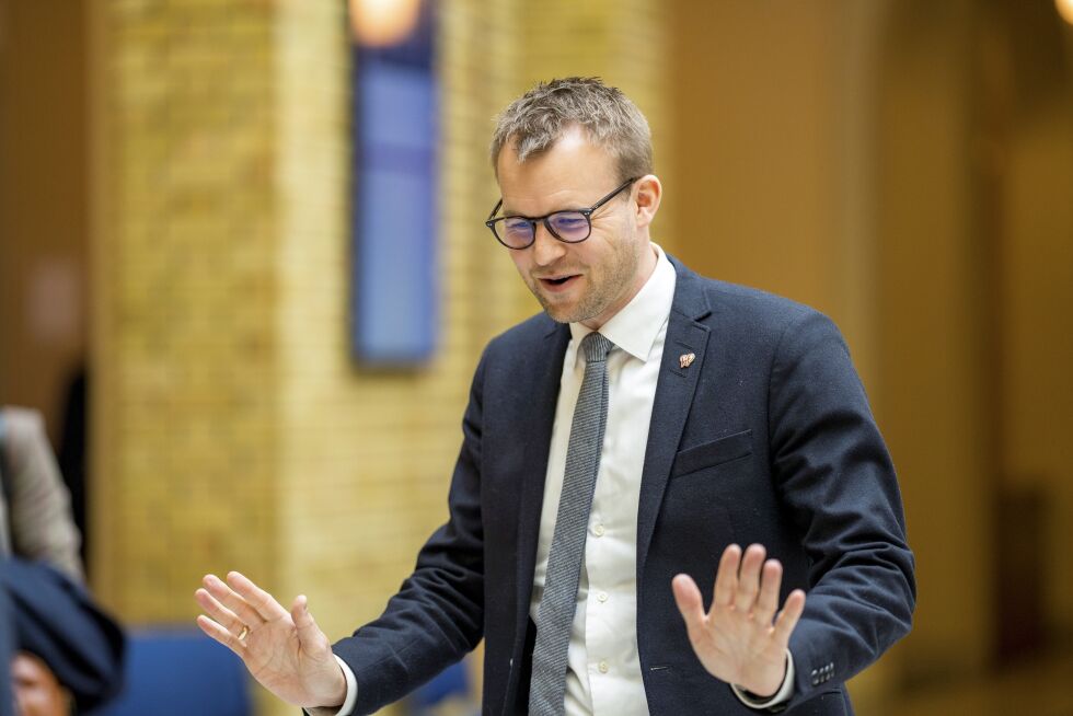 NEI TIL GAVEORDNING: Trossamfunnsminister Kjell Ingolf Ropstad (KrF) avviser ideen om at staten skal kompensere for bortfall av kollekt i menigheter under korona-nedstengningen.
 Foto: NTB Scanpix