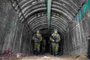 Ekspert på befaring i tunneler: Kaster nytt lys på Hamas