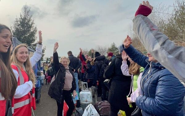 Flere tusen søker frelse ved Ukrainas grense