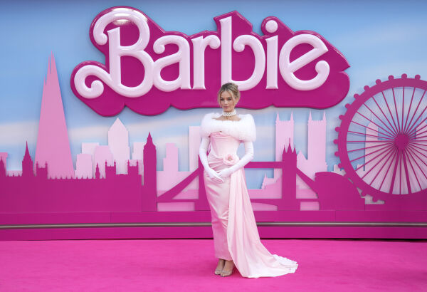 Unge mennesker injiserer botox for å se ut som Barbie