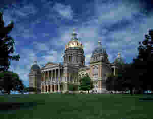 Satanisk tempel viser Satan-figur i det offentlige rom i Iowa