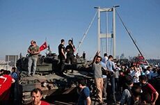 Erdogan på plass i Istanbul – fortsatt kaotisk i Tyrkia