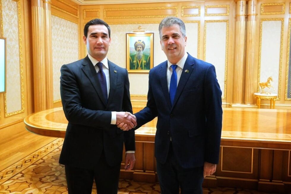 Israels utenriksminister Eli Cohen med Turkmenistans president Serdar Berdimuhamedov i Ashgabat 20. april 2023.
 Foto: Shlomi Amsalem/GPO