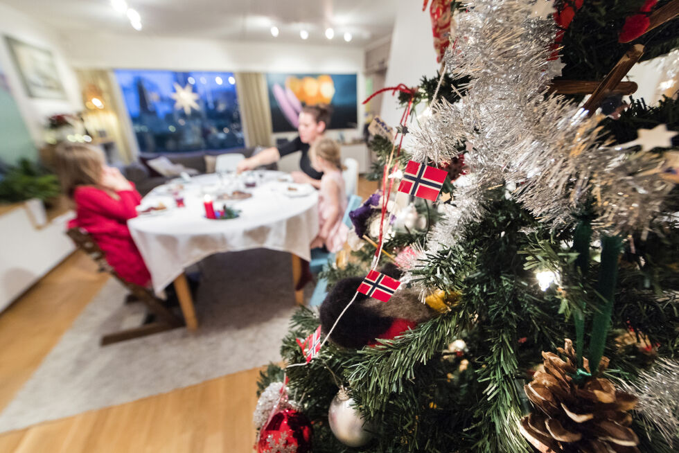 Fire av ti nordmenn sier i en ny undersøkelse at de har dårligere råd denne jula enn i fjor.
 Foto: Gorm Kallestad / NTB