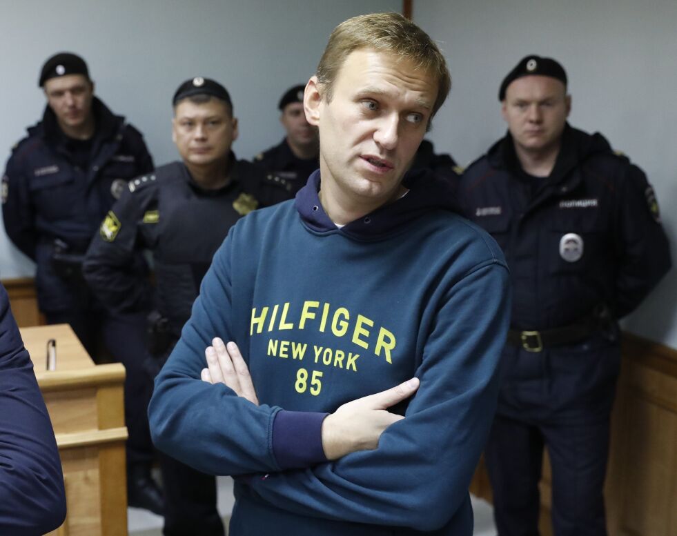 Den russiske opposisjonspolitikeren Aleksej Navalnyj under en høring i en domstol i Moskva i 2018.
 Foto: Pavel Golovkin / NTB / AP