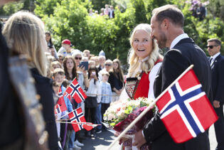 Folkefest på Moster da kronprinsparet gjestet kristenrettens 1000-årsfeiring