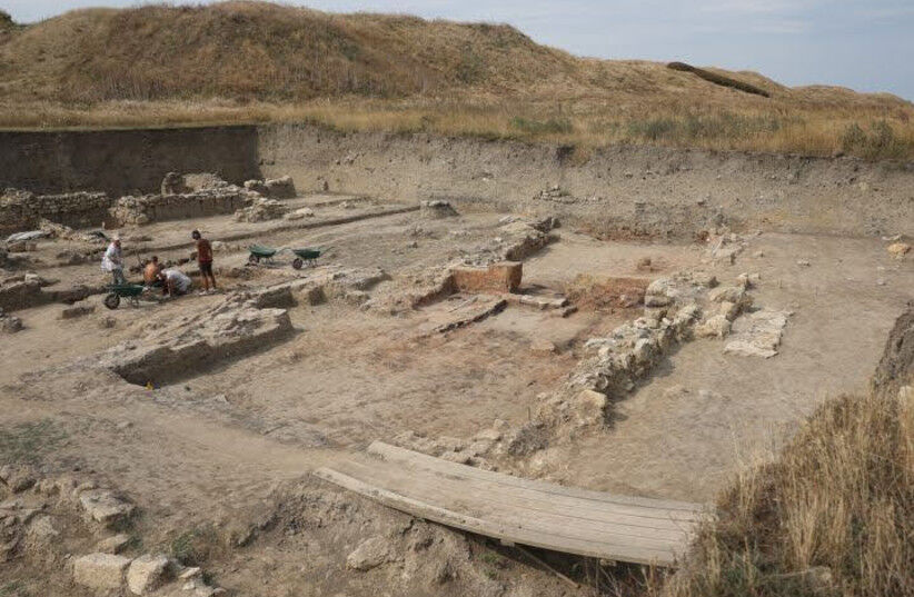 Ruinene av den gamle synagogen i Phanagoria, som nylig ble oppdaget sørvest i Russland.
 Foto: Volnodlo Pangoria Foundation.