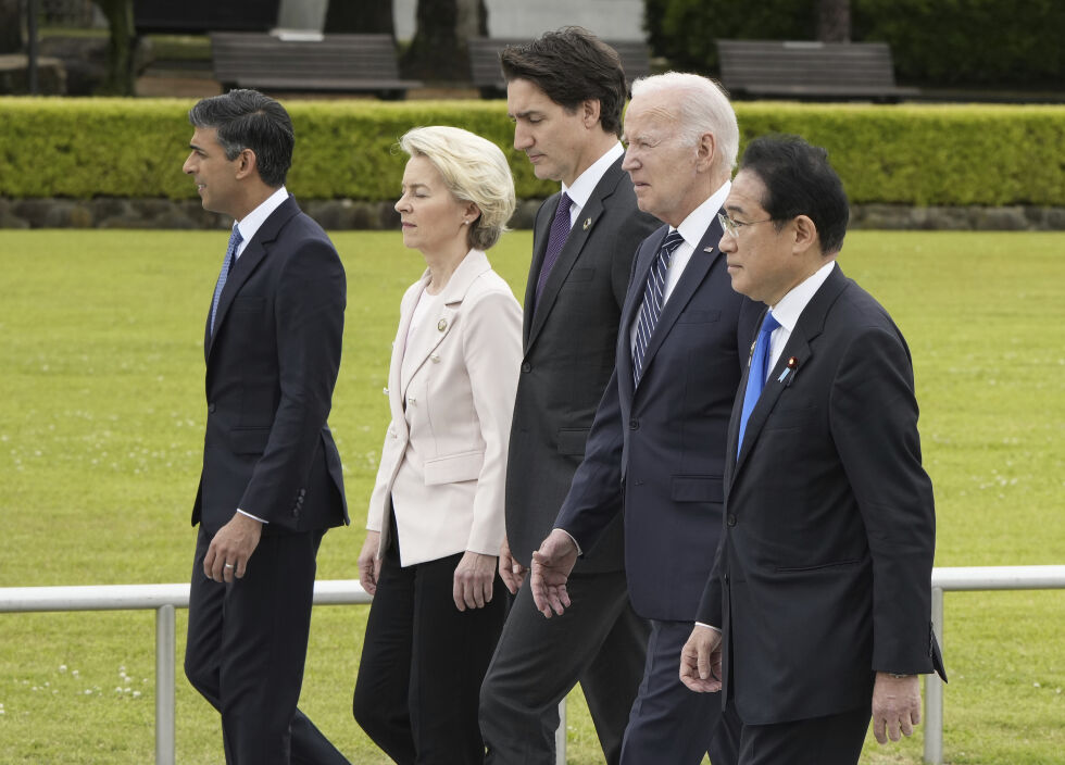 Fra venstre: Storbritannias statsminister Rishi Sunak, EU president Ursula von der Leyen, Canadas statsminister Justin Trudeau, USAs president Joe Biden og Japans statsminister Fumio Kishida. Bildet er tatt under fjorårets G7-møte i Japan.
 Foto: Franck Robichon/AP/NTB