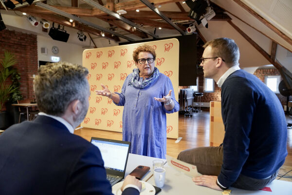Handler det om HVA eller om HVEM?