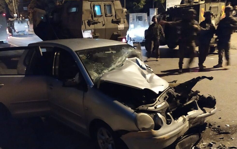 BILANGREP: Denne bilen ble brukt til å forsøke å kjøre ned israelske sikkerhetsstyrker.
 Foto: Israelsk politi