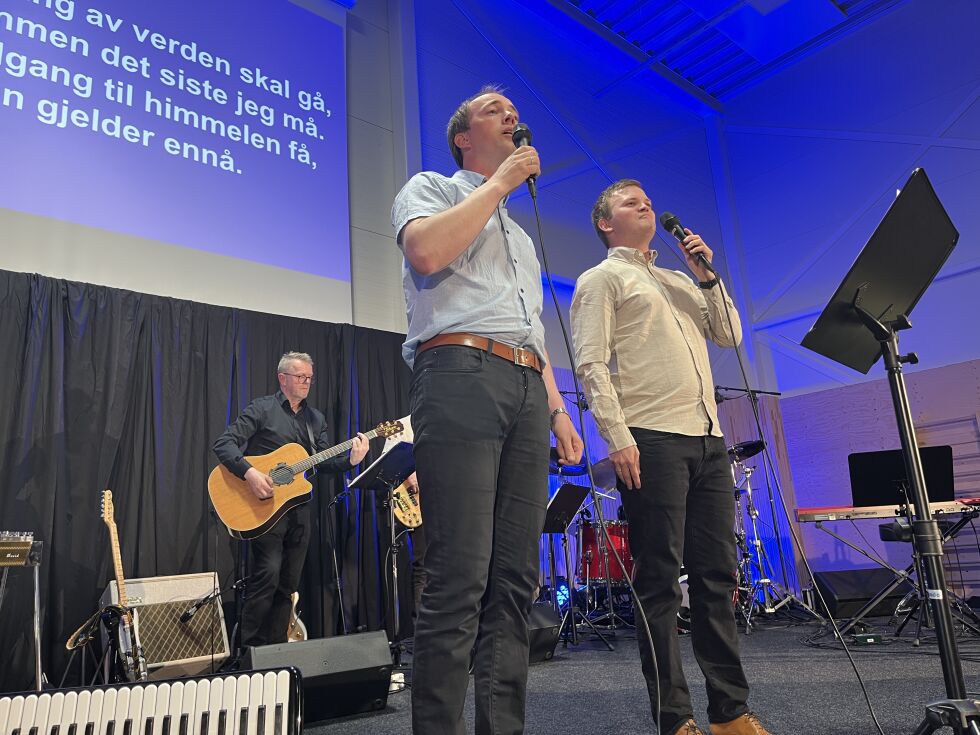 UNGE VOKALISTER: Brødrene Eivind og Even Ydstebø har i mange år reist på møter og stevner og gledet mange gjennom sangen sin.
 Foto: Ingvill Mydland