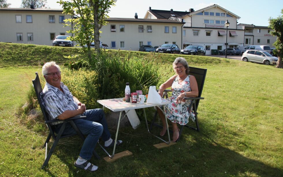 Nora og Dagfinn Lindhjem fra Heistad i Porsgrunn sier de er på alt av konferanser på Gavelstad gjestegård.
 Foto: Svend Ole Kvilesjø
