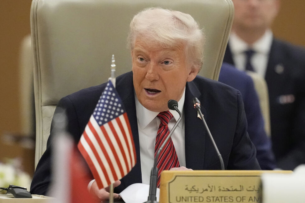 BLOMSTRE: – Det er mulig for Midtøsten å blomstre, men da må en sammen bekjempe noen små og begrensede onde krefter som ødelegger og skader, sa president Donald Trump under sin reise i Gulfen.
 Foto: Alex Brandon / AP / NTB