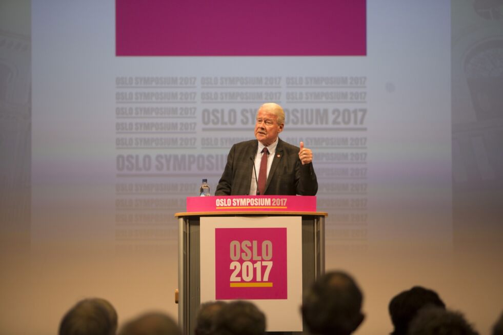 Carl I. Hagen talte på Oslo Symposium 2017.
 Foto: Marion Haslien