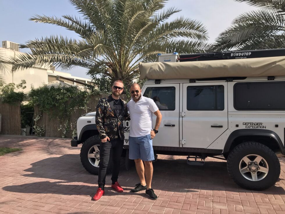 Björn Myreze klar for location scouting i Dubai og Abu Dhabi sammen med fotograf Karim Saad.
 Foto: Myreze