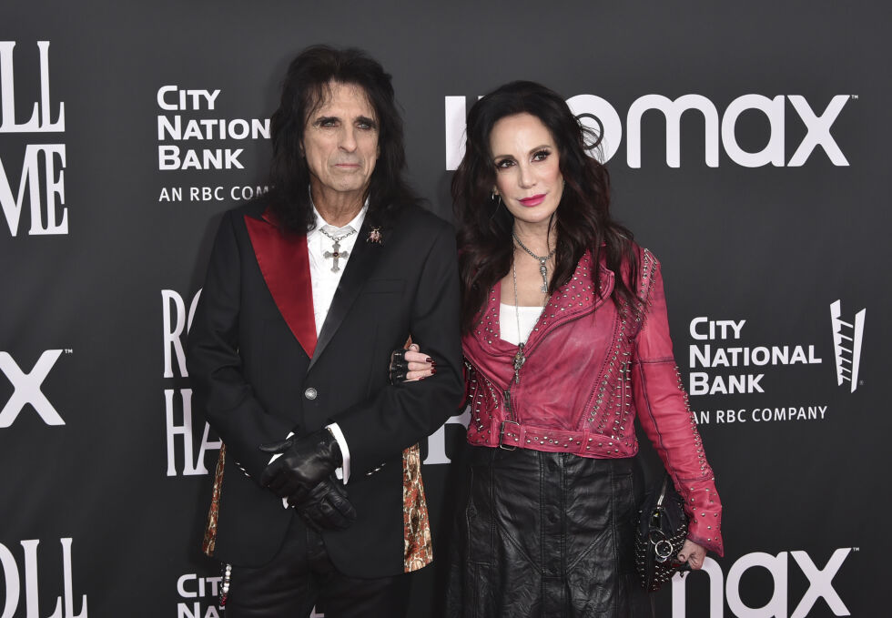 KJENT STJERNE: Alice Cooper og kona Sheryl Goddard fikk en krise i ekteskapet på grunn av hans alkohol- og rusmisbruk. Der og da satte hun ned foten, og krevde kristen ekteskapsrådgivning.
 Foto: NTB/AP