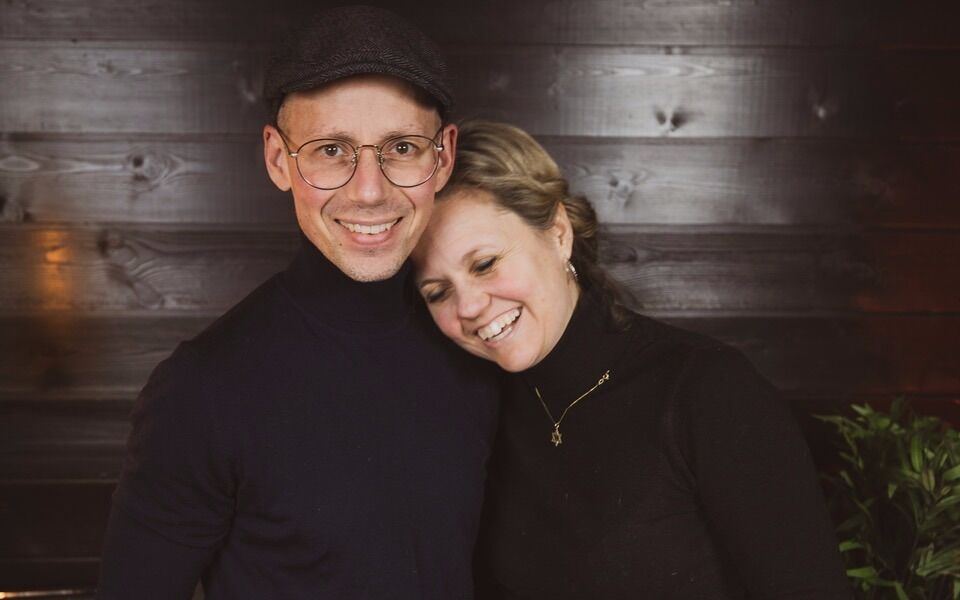 Kjetil og Silje Fyllingen skal feire 20 års bryllupsdag med å lage 20 podcaster om ekteskap.