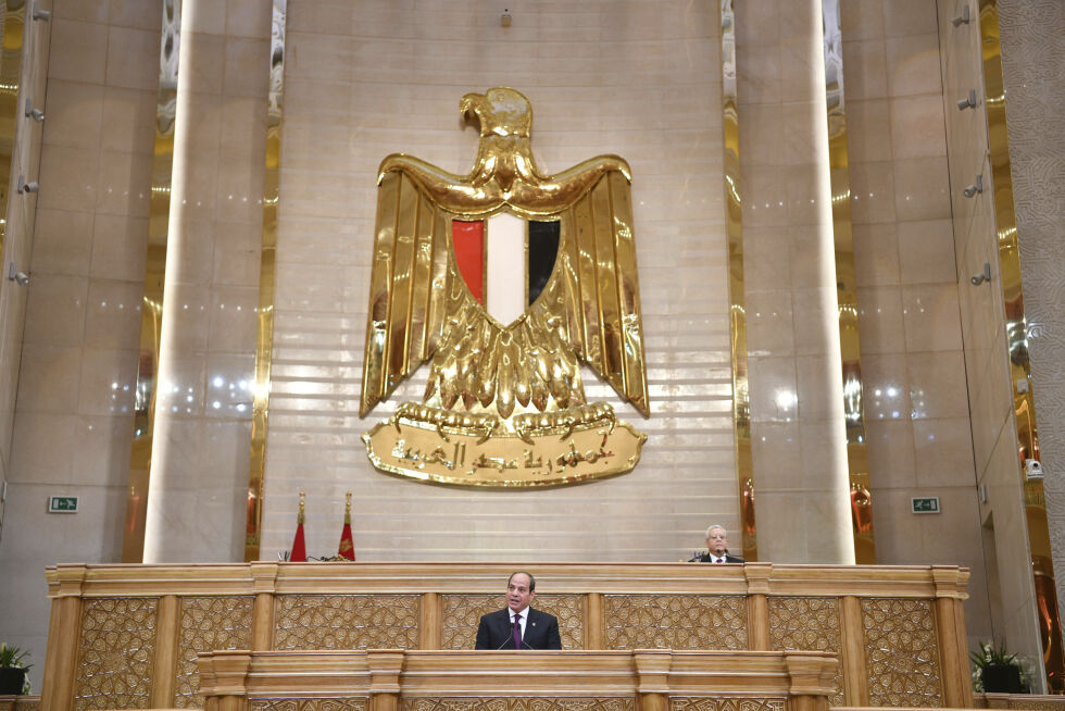 Abdel-Fattah el-Sissi sverget som president i Egypt for den tredje presidentperioden i Kairo, tirsdag 2. april 2024.
 Foto: Egyptian Presidency Media Office via AP / NTB