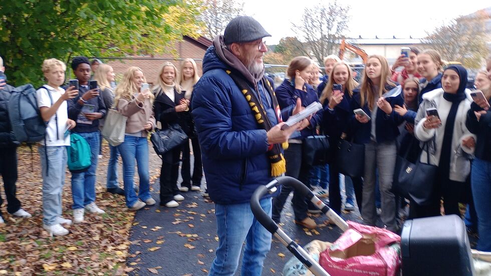 Levi Jensen er denne uken vestpå, en time fra Bergen. Ungdommene var så i brann, og ville han skulle komme.
 Foto: Levi Jensen Ministries