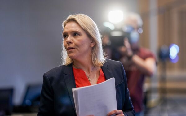 – Trist at regjeringen bruker 200-årsjubileet for flagget vårt til å vanne ut flaggloven
