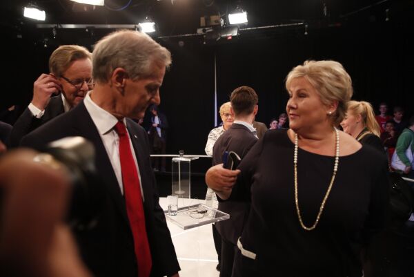 Støre varsler mistillit mot Solberg