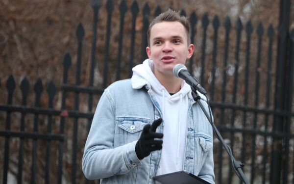Nå vil Joel (20) slutte med partipolitisk arbeid