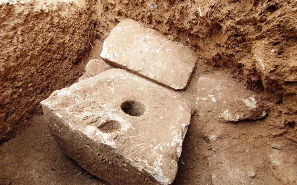 Slik så et luksus-toalett ut for 2.700 år siden.
 Foto: IAA/TPS