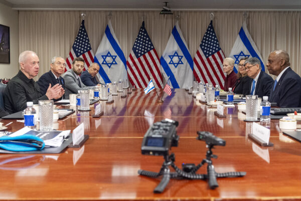 Innfører bevegelsesrestriksjoner for diplomater i Israel