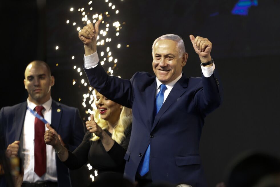 VINNER: Netanyahu er allerede i gang med å forhandle frem sin femte regjeringskoalisjon.
 Foto: AP / NTB Scanpix