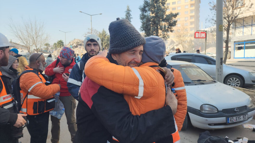 Det israelske redningsteamet fra United Hatzalah må nå forlate jordskjelvområdet i Tyrkia på grunn av terrortrussel mot dem.
 Foto: United Hatzalah
