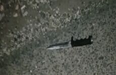 Araber forsøkte knivstikke soldat