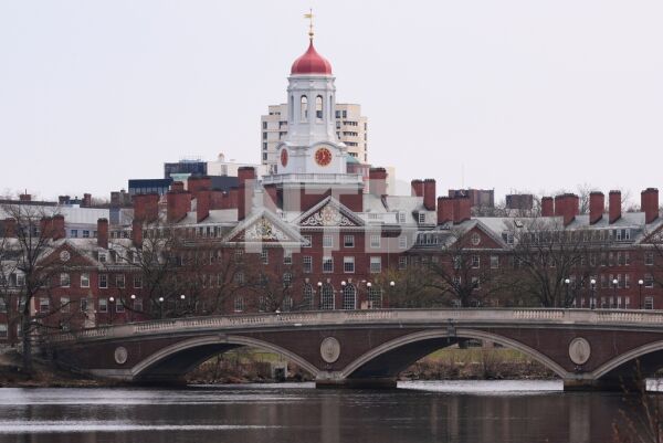 Harvard lover endringer etter rapporter om antisemittisme og islamofobi