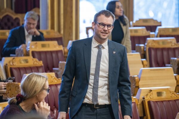 Ropstad ber regjeringen komme på banen