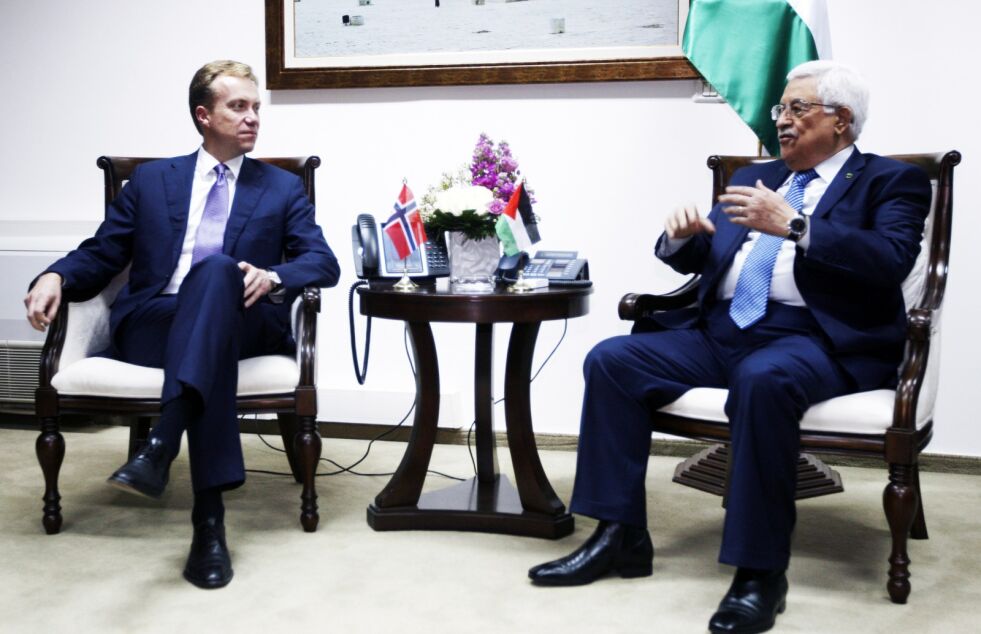 Utenriksminister Børge Brende og de palestinske selvstyremyndighetenes president Mahmoud Abbas under et tidligere møte.
 Foto: NTB Scanpix