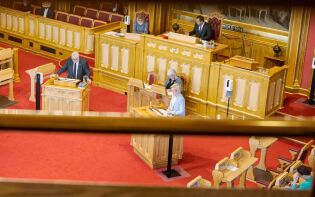 Bare KrF og FrP ville endre på fødselspermisjonen