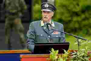 Kong Harald ser viktig koronabudskap i feiringen av 8. mai