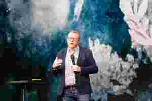 Invitasjon av boikott-aktivist skaper reaksjoner