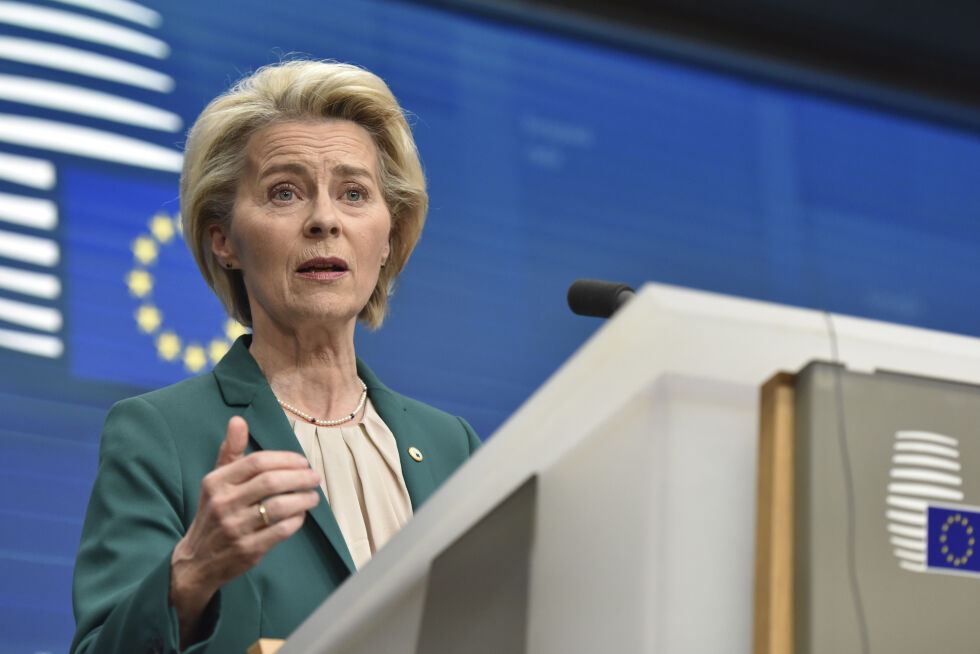 EU-kommisjonens leder Ursula von der Leyen sier det er nødvendig å unngå videre opptrapping i Midtøsten.
 Foto: Harry Nakos / AP / NTB