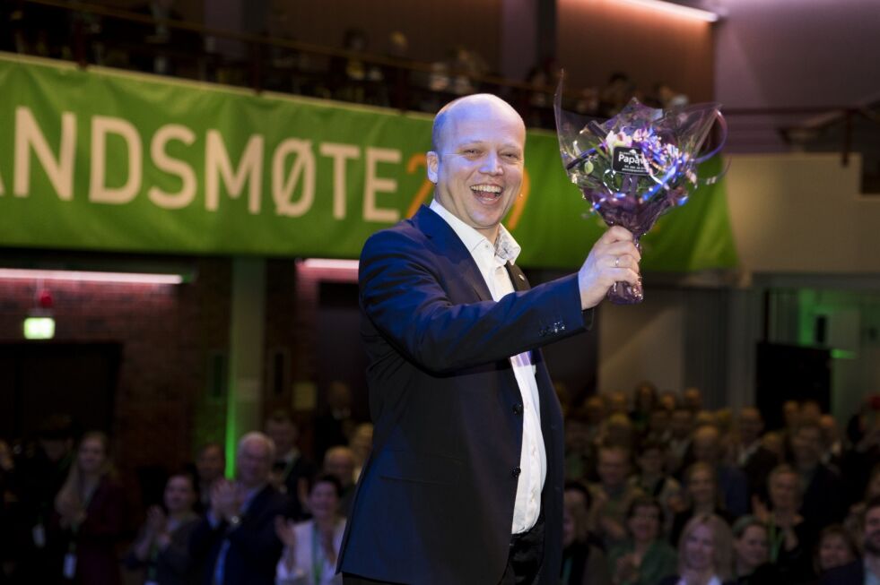 JUBELSTEMNING: Senterparti-leder Trygve Slagsvold Vedum hadde mange grunner til å smile under helgens landsmøte. Partiet opplever en formidabel vekst.
 Foto: NTB Scanpix