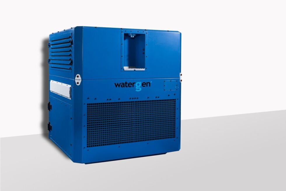 VANN: Denne generatoren utvinner vann av luft, og kan produsere inntil 800 liter rent drikkevann på et døgn. Foto: Watergen