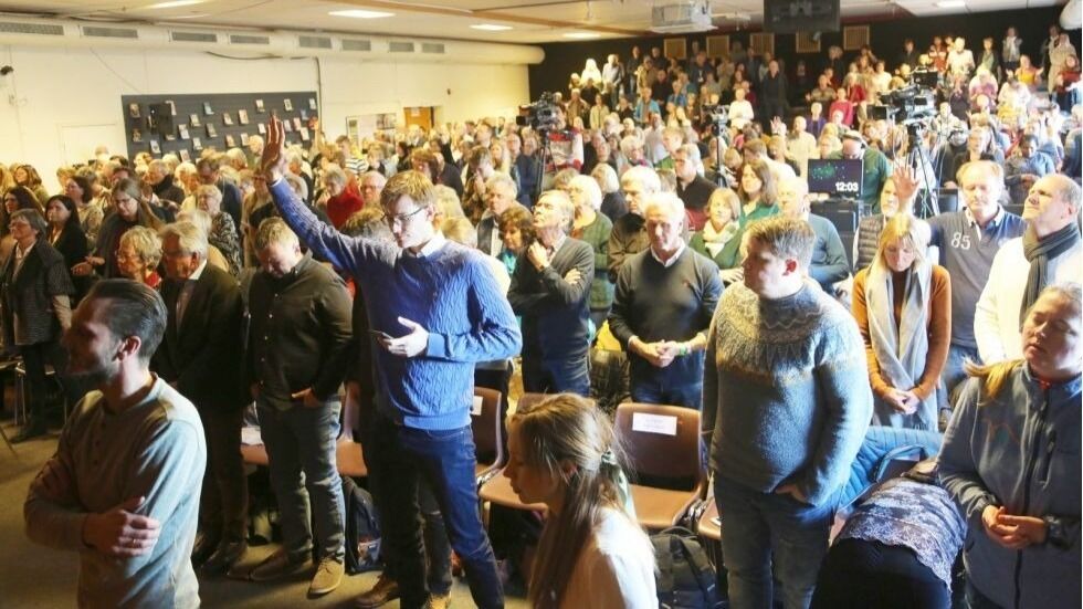 BØNN: På den årlige bønnekonferansen på Grimerud steg deltakertallet år for år, før koronatiden. Bildet er fra konferansen i februar 2020, da det var fullt hus. Dette er et uttrykk for at bønnetrykket er økende i nasjonen, opplever Bjørn Olav Hansen.
 Foto: Tor-Bjørn Nordgaard