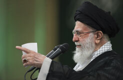 Khamenei truer Israel med kraftig motsvar