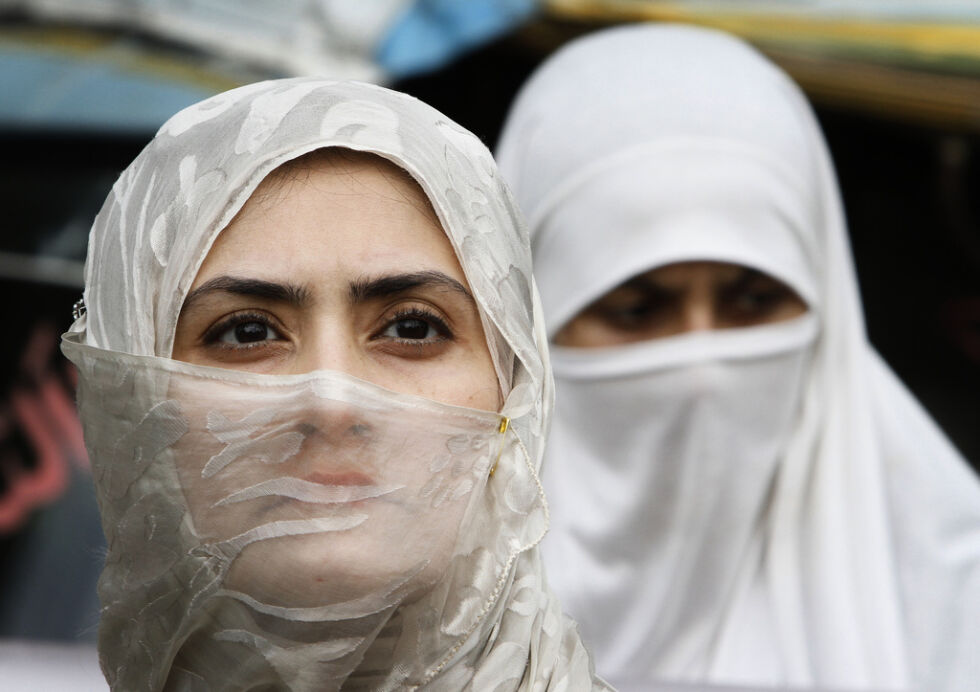 FORBUDT: Dette hodeplagget blir nå ulovlig i det muslimske landet Tajikistan.
 Foto: NTB/AP