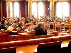 Stoltenberg forsvarte regjeringens boikott-krumspring