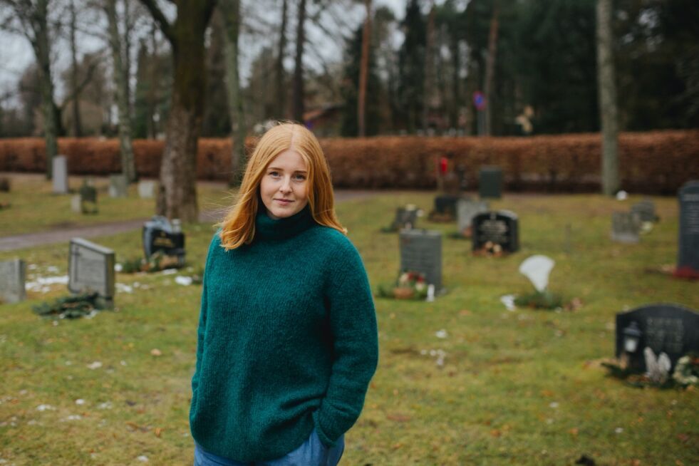 I seks podcast-episoder utforsker Ingrid Vatnar Eikje (24) døden. – Jeg møter mennesker som på ulike vis har møtt dødens brutalitet, i håp om hjelpe oss alle i snakke om døden, sier hun til Norge IDAG.
 Foto: Thomas Leikvoll