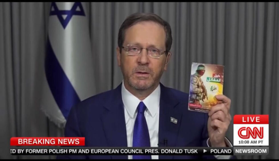 Den israelske presidenten Isaac Herzog forteller til CNN at Hamas hadde planer om å distribuere kjemiske våpen under terrorangrepet mot Israel lørdag 7. oktober.
 Foto: Skjermbilde/TPS