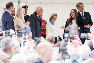 Hele Stavanger sang bursdagssangen for dronning Sonja